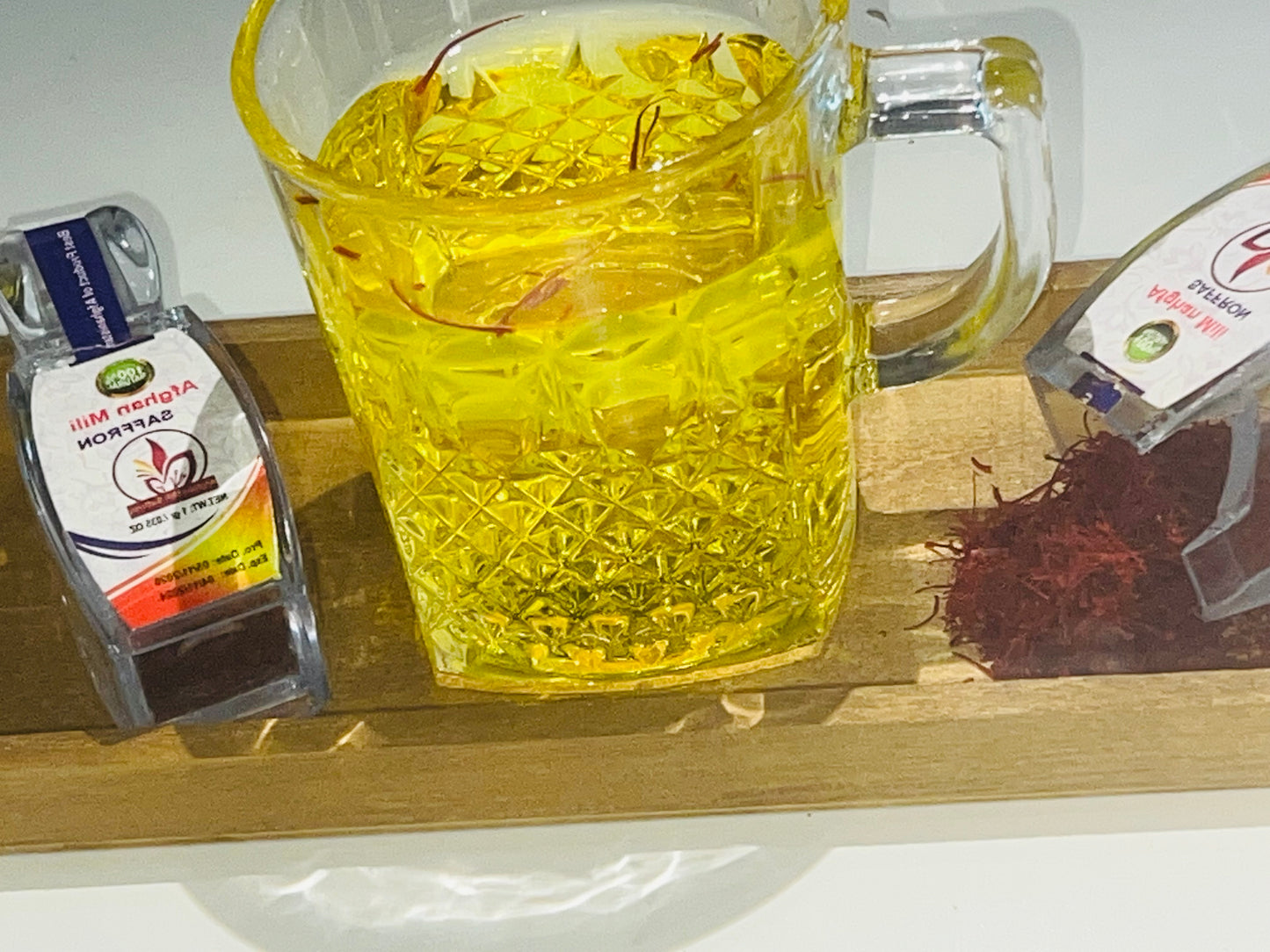 1 Gram Saffron, Finest Pure Premium All Red Saffron Threads, Graded AA+ Non-GMO For Tea, Rice, Desserts, Milk and Risotto, Stew.
